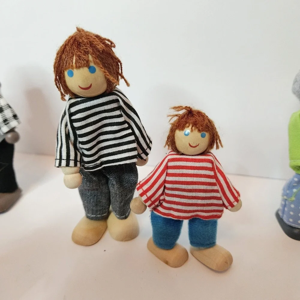Melissa & Doug Wood Poseable Folk Family Figures Lot Of 19  HAPE items Included
